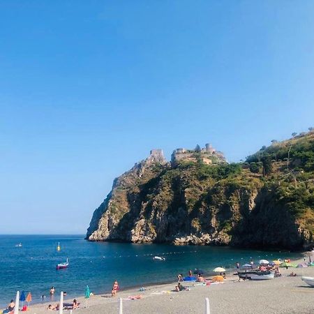 Appartamento Sul Lungomare Di S Alessio SantʼAlessio Siculo 外观 照片